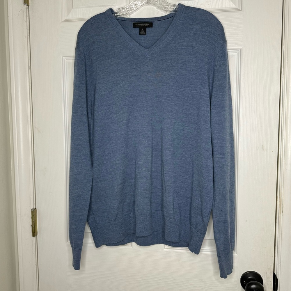 Banana Republic Extra Fine Merino Wool Blue V-Neck Sweater Size Large FLAWED‎